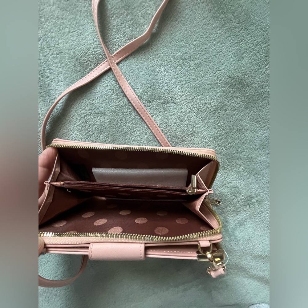 Elegant Pink Crossbody Bag - Picture 3 of 4